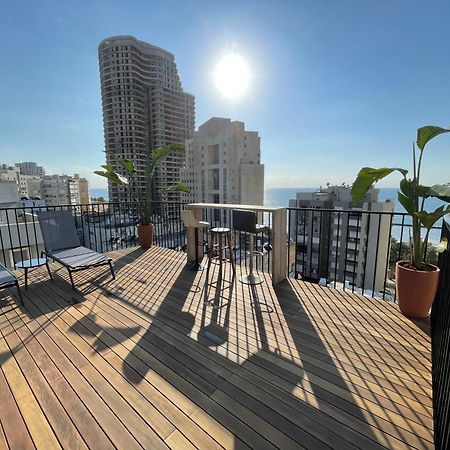 Roof Top 3 Floors Нетания Екстериор снимка