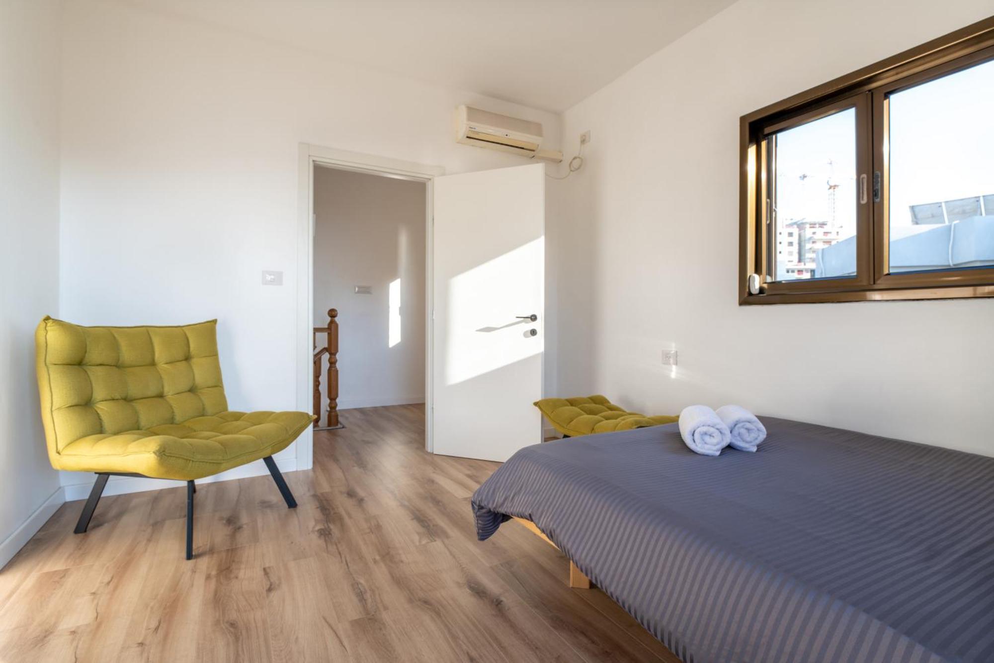 Roof Top 3 Floors Нетания Екстериор снимка