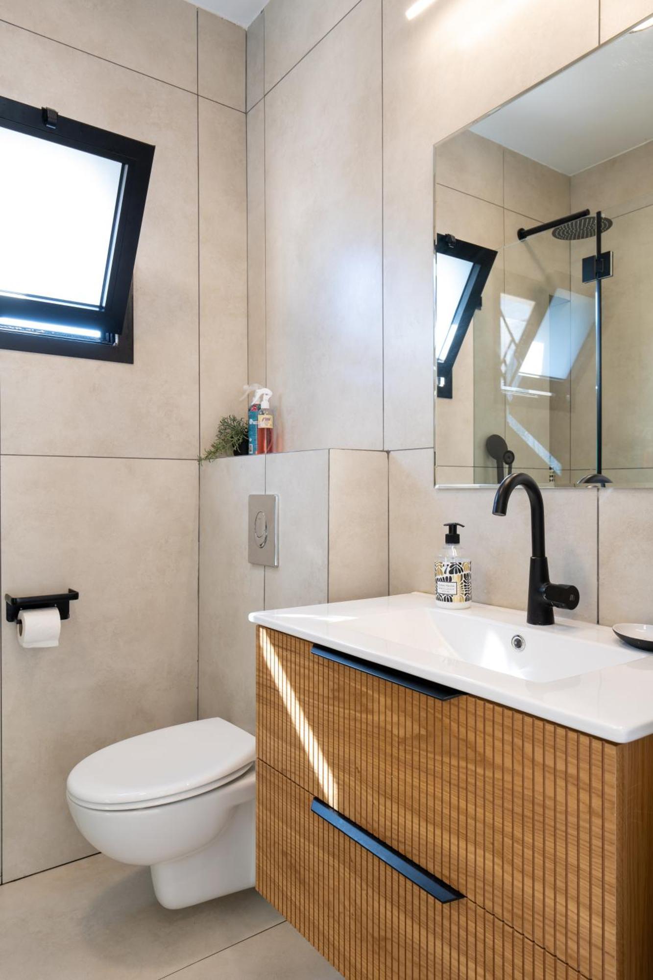 Roof Top 3 Floors Нетания Екстериор снимка
