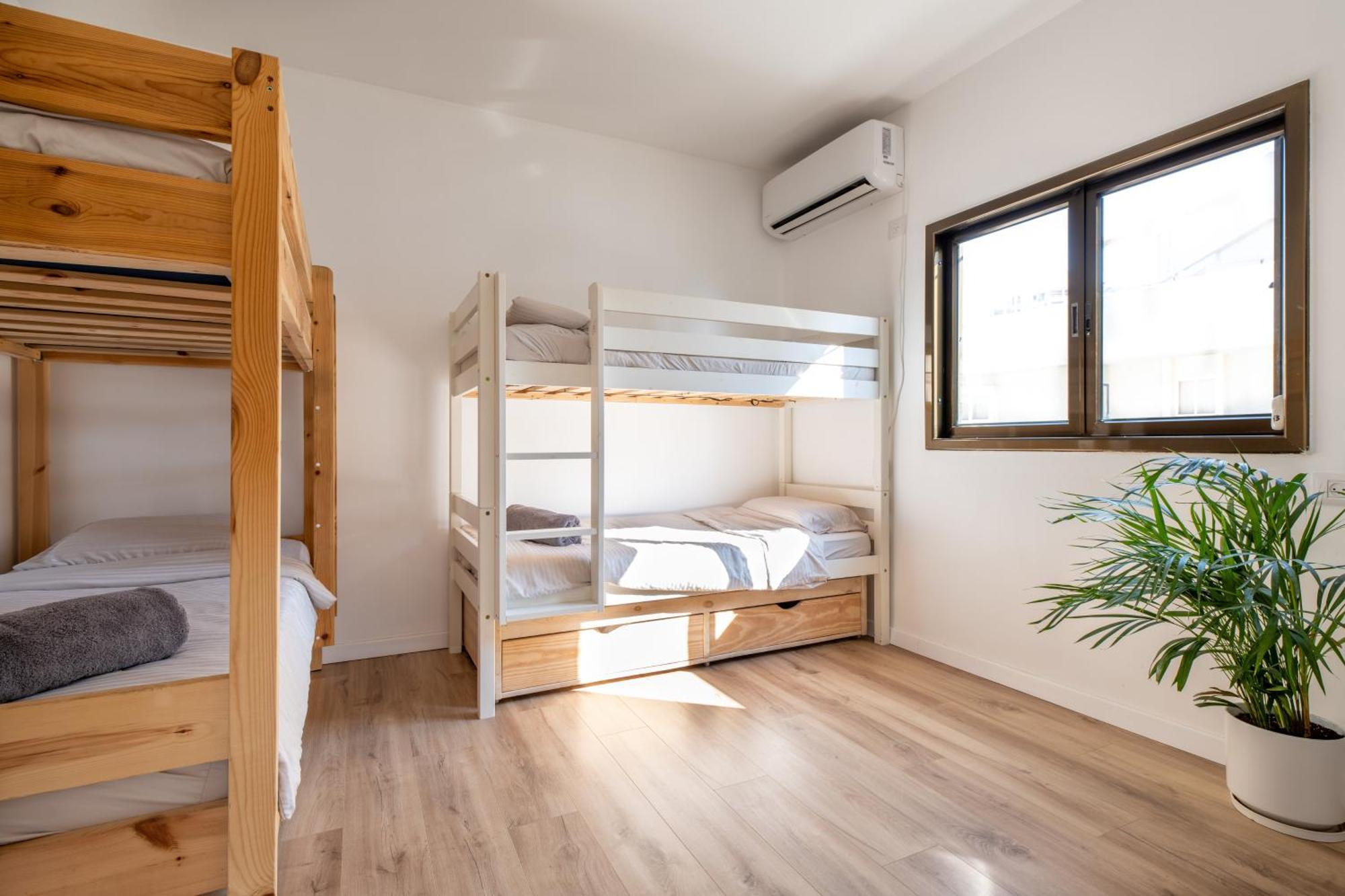 Roof Top 3 Floors Нетания Екстериор снимка