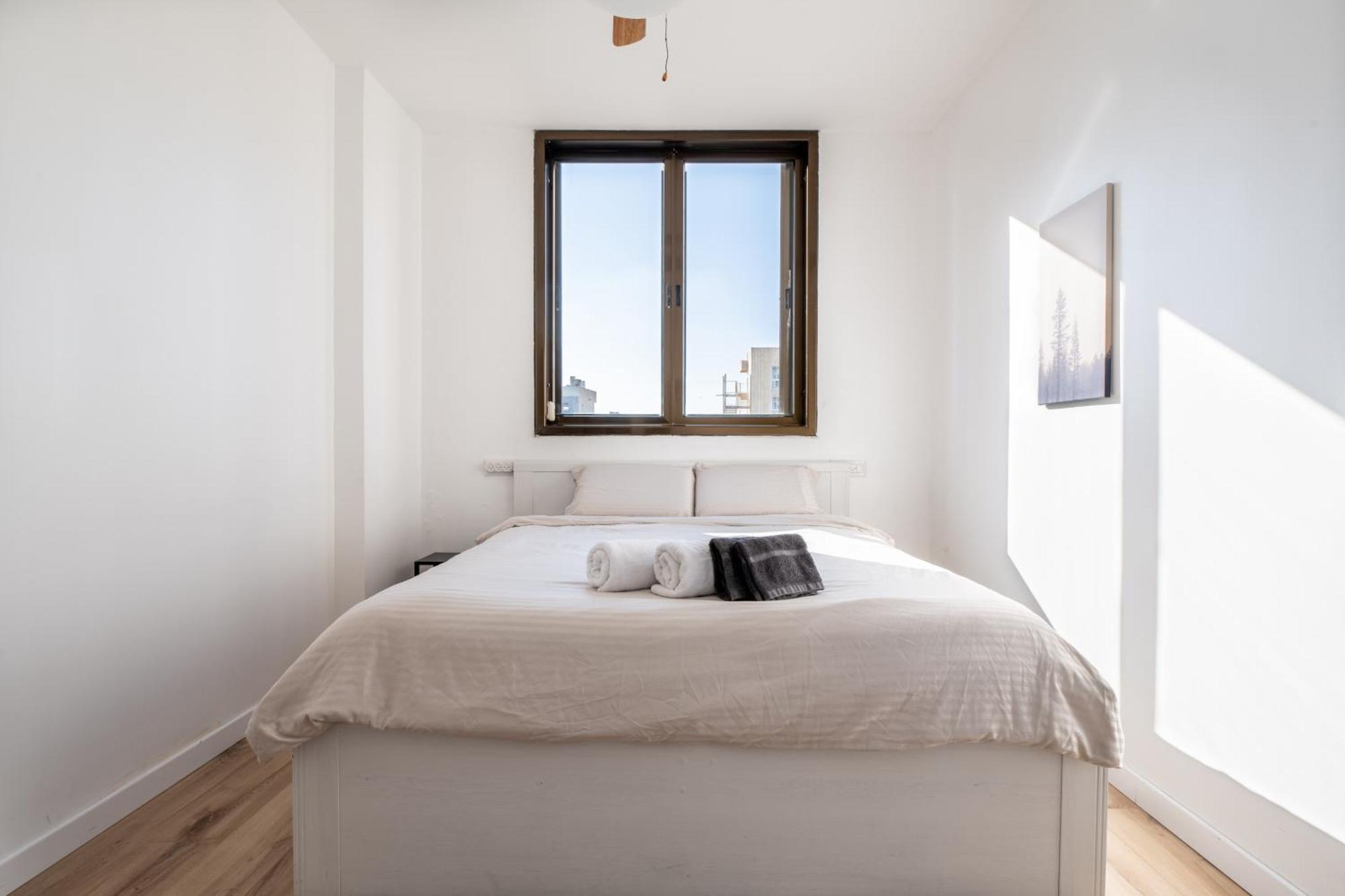 Roof Top 3 Floors Нетания Екстериор снимка